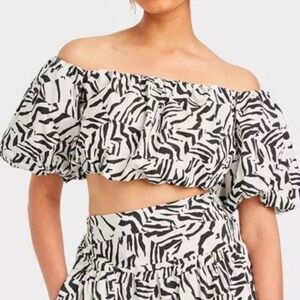 Off shoulder zebra crop